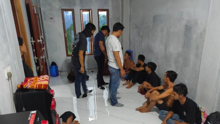 Polisi Grebek Rumah Penampungan Pekerja Migran Ilegal di Batam